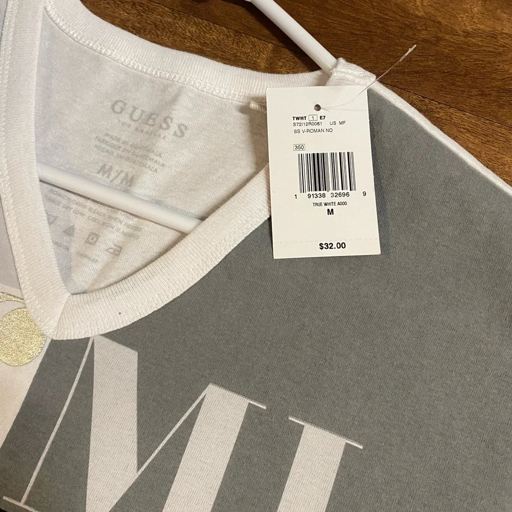GUESS Men’s White, Gray & Black Roman Numeral V‑Neck Tee - Picture 3 of 4
